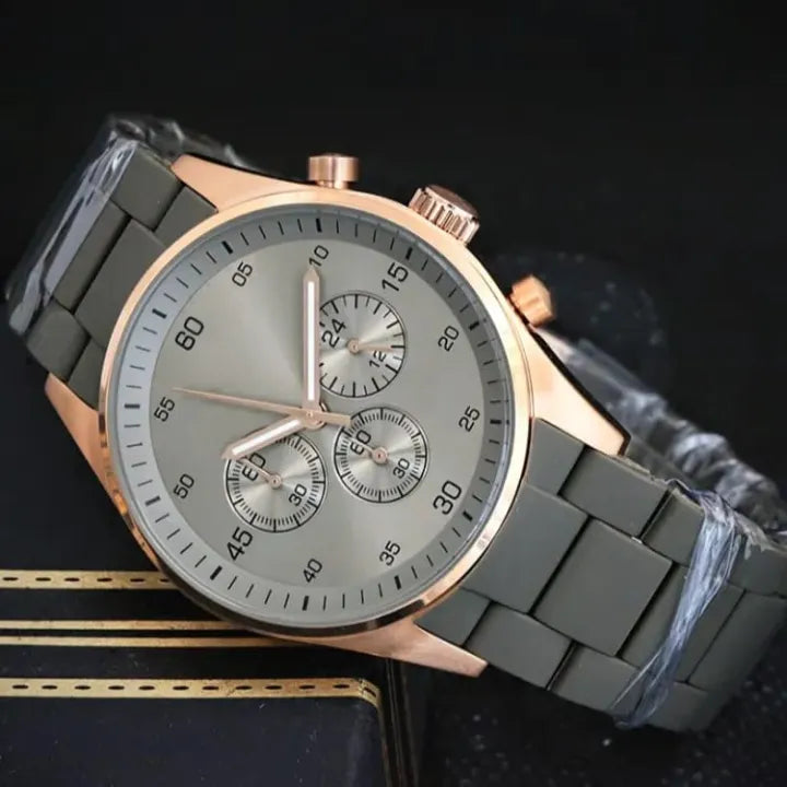 Casual Quartz Wrist Watch for Men with Rubber Strap